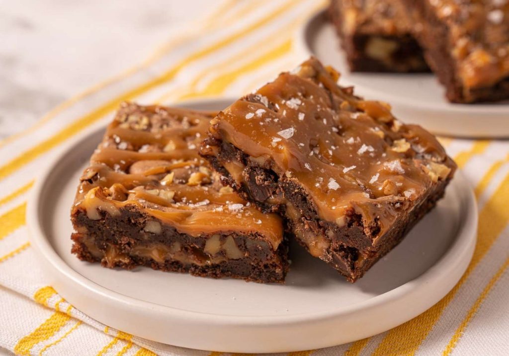 Brownie delicado com caramelo salgado: o segredo da textura perfeita