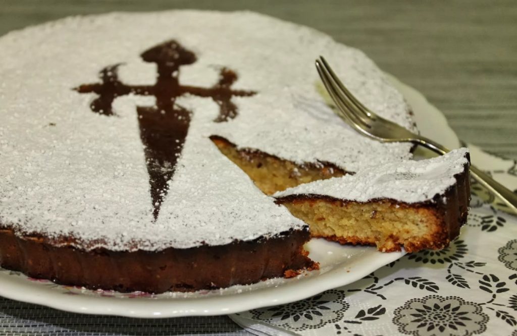 Torta de Santiago: a receita das avós que se prepara em menos de 1 hora e é ideal para surpreender os seus convidados