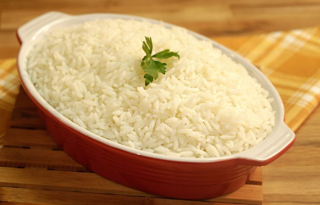 Especialista em cardiologia afirma que «alimentos não saudáveis» ajudam a viver mais, se consumidos na quantidade certa