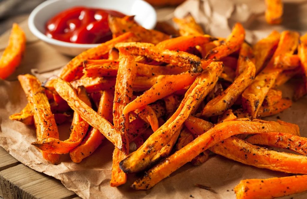 Um lanche ideal para quem tem problemas cardíacos e idosos. Tem poucas calorias, mas é rico em potássio e magnésio