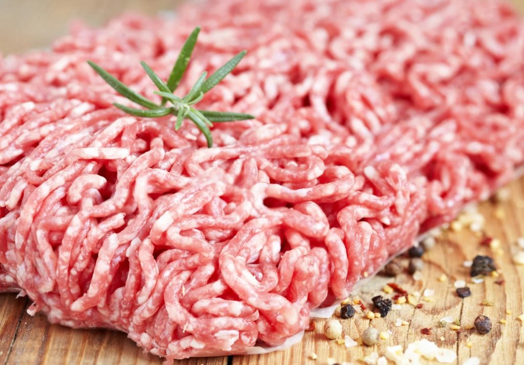 Basta uma colher de chá na carne picada e as suas almôndegas ficarão mais fofas e macias do que uma nuvem em maio