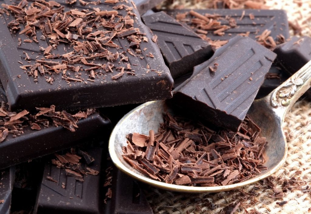 Chocolate preto: por que deve comer para acelerar o metabolismo e perder peso aos 50