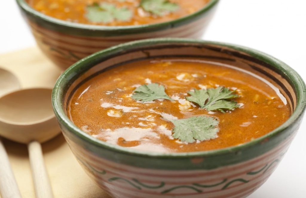 Fica muito saboroso com tâmaras! A sopa mais popular de Marrocos