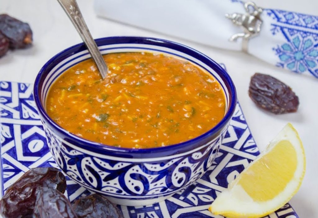 Fica muito saboroso com tâmaras! A sopa mais popular de Marrocos