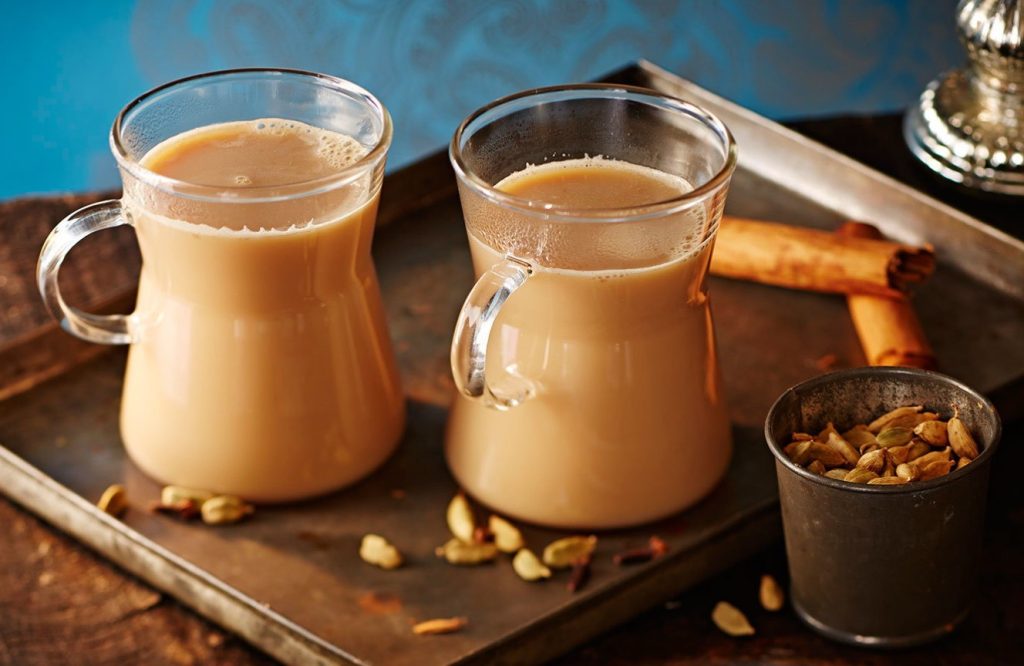 Você vai ficar viciado após o primeiro gole: Karak Tea, o primo do chai do Oriente Médio