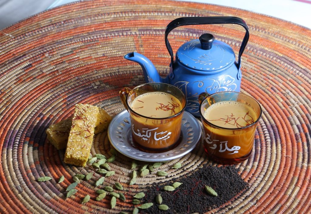 Você vai ficar viciado após o primeiro gole: Karak Tea, o primo do chai do Oriente Médio