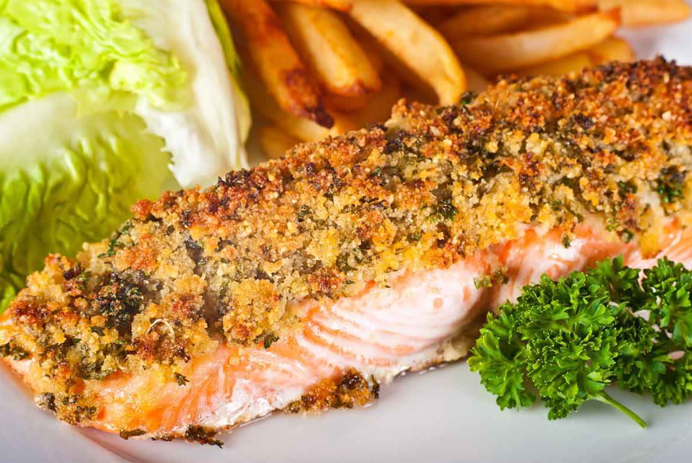 Croccante por fora, tenero por dentro, este salmão conquista à primeira garfada! Salmão crocante de Giallo Zafferano