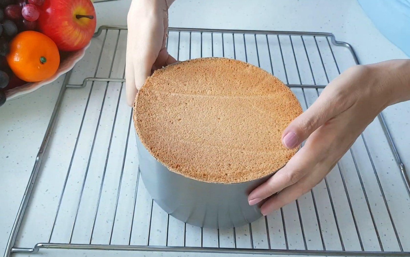 Como retirar um biscoito se ele grudou na forma: é preciso água