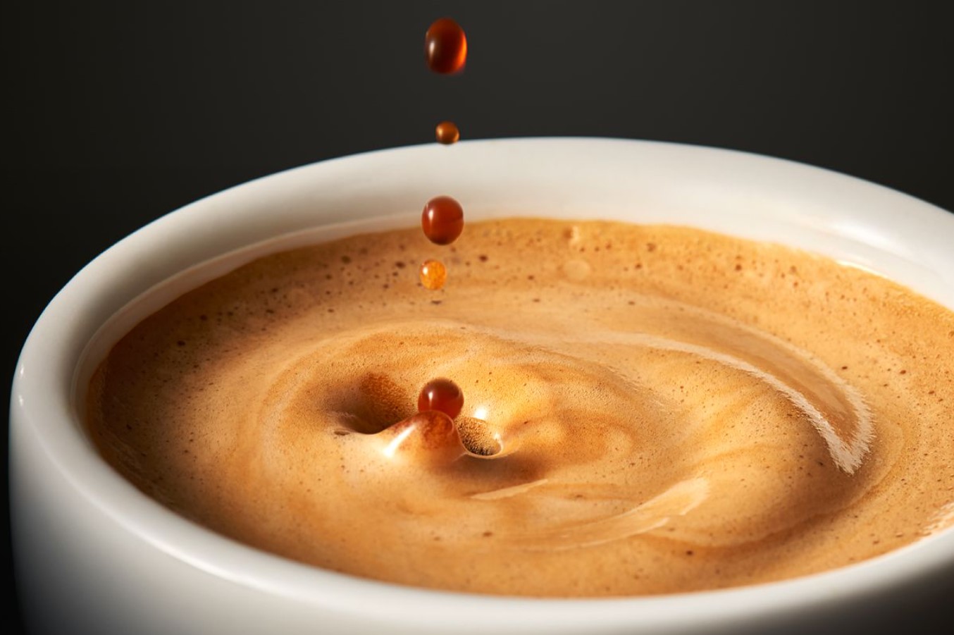 Os benefícios do café com cogumelos: a estranha moda que faz bem (mesmo)