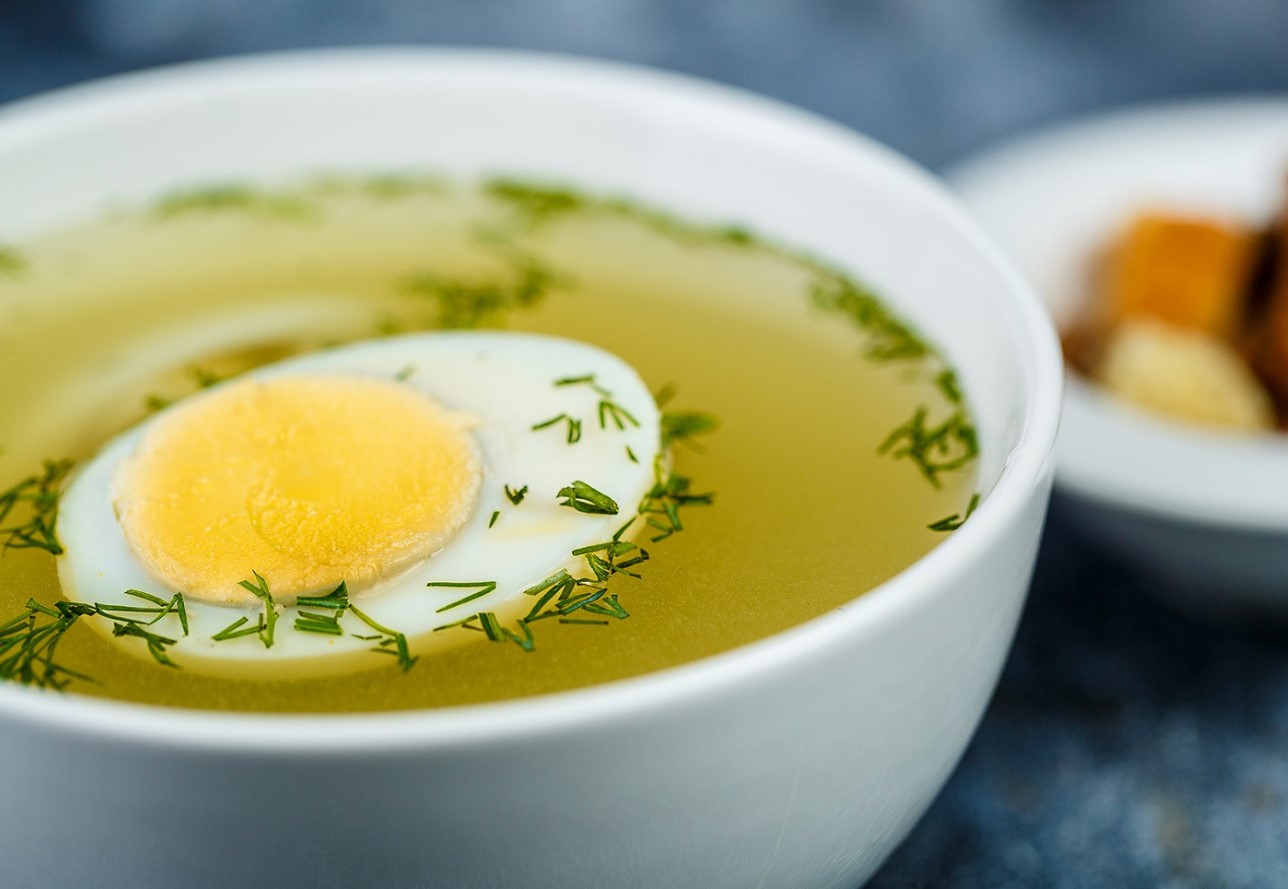 O caldo multivitamínico com mais colagénio: ajuda a perder peso, protege as articulações e previne a deterioração neuronal