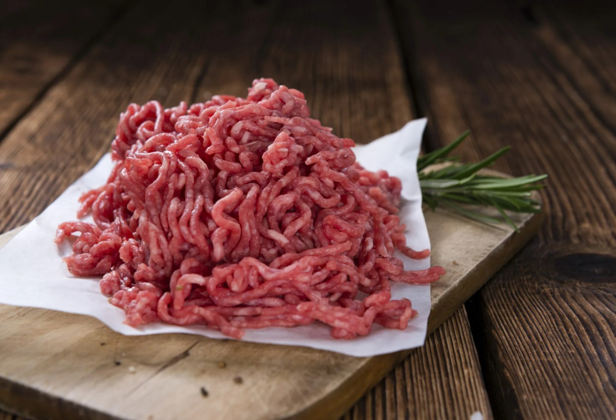 Basta uma colher de chá na carne picada e as suas almôndegas ficarão mais fofas e macias do que uma nuvem em maio