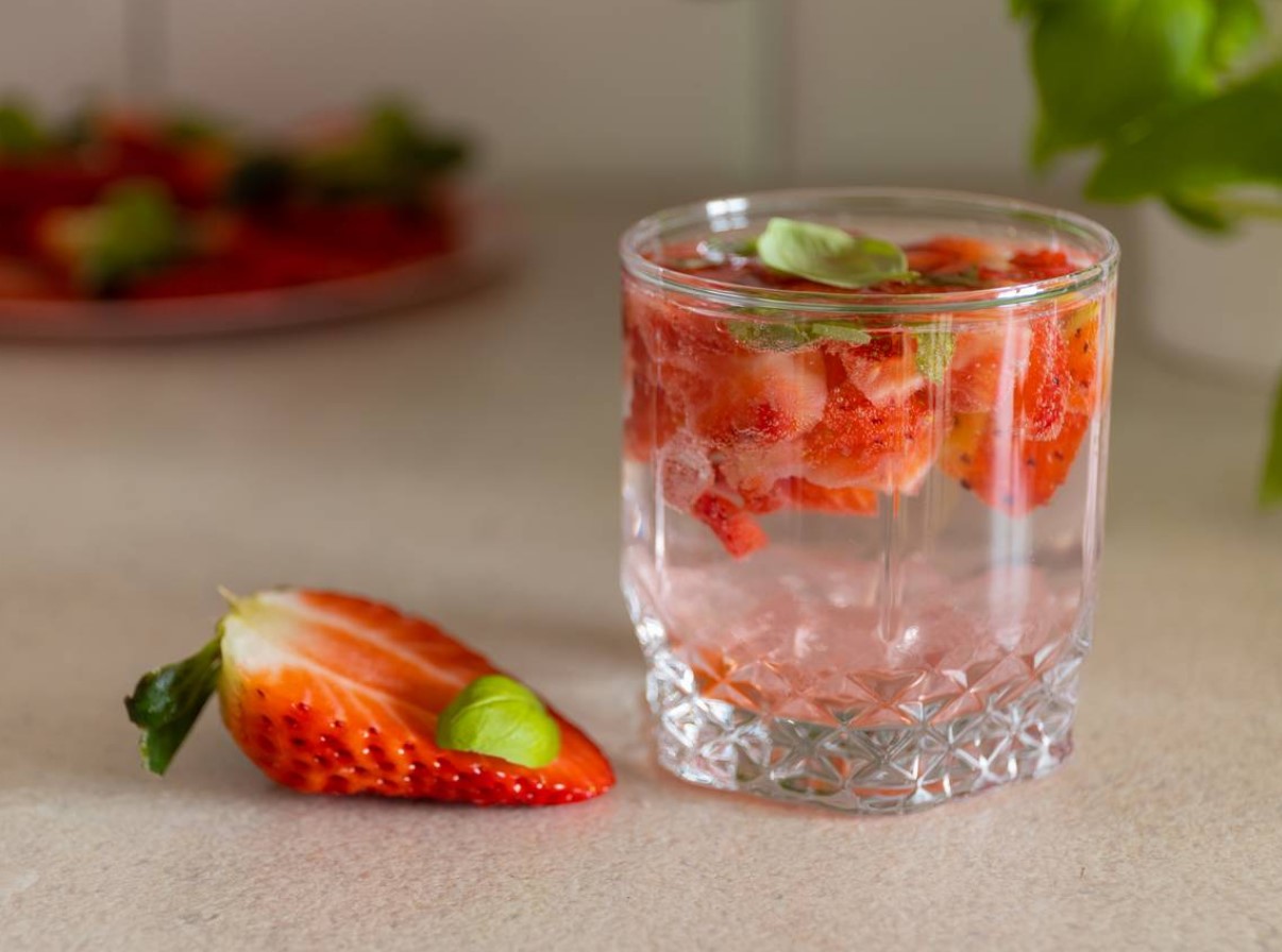 A água de morango faz mal aos dentes? Descobrindo a verdade por trás desta bebida refrescante