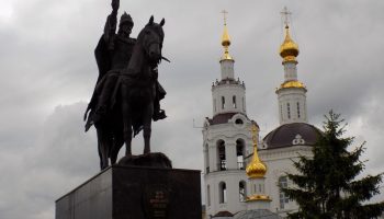 A história repete-se? Por que razão voltam a ser erigidos monumentos a Estaline e Ivan, o Terrível, na Rússia