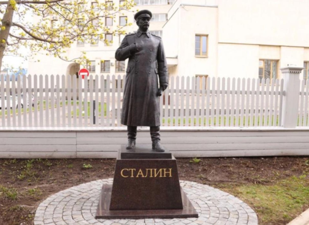 A história repete-se? Por que razão voltam a ser erigidos monumentos a Estaline e Ivan, o Terrível, na Rússia