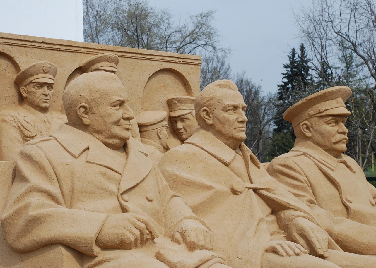 A história repete-se? Por que razão voltam a ser erigidos monumentos a Estaline e Ivan, o Terrível, na Rússia